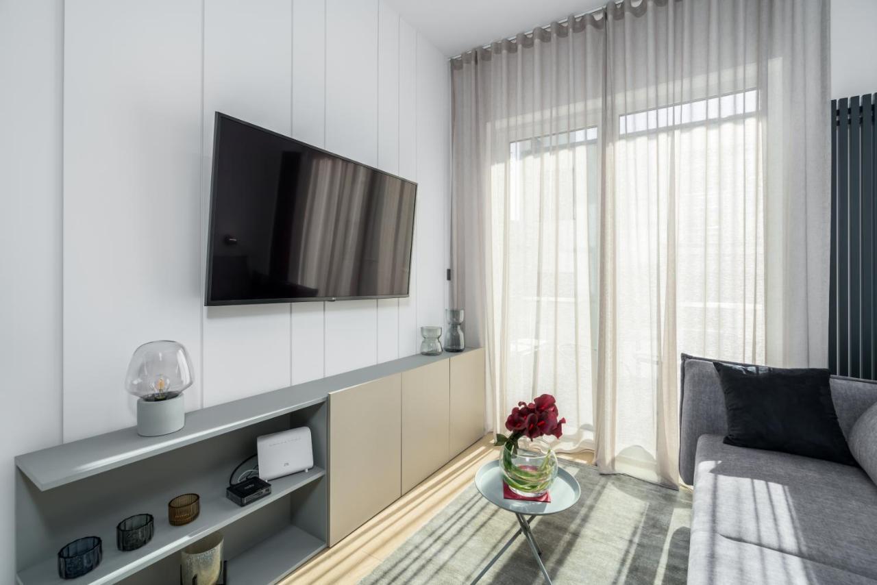 Central Apartments Garbary By Noclegi Renters Poznań Exteriör bild