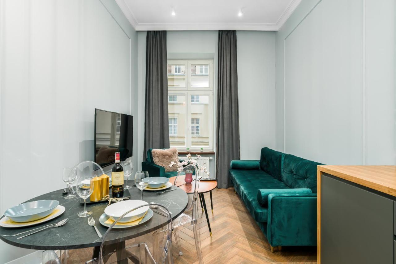 Central Apartments Garbary By Noclegi Renters Poznań Exteriör bild