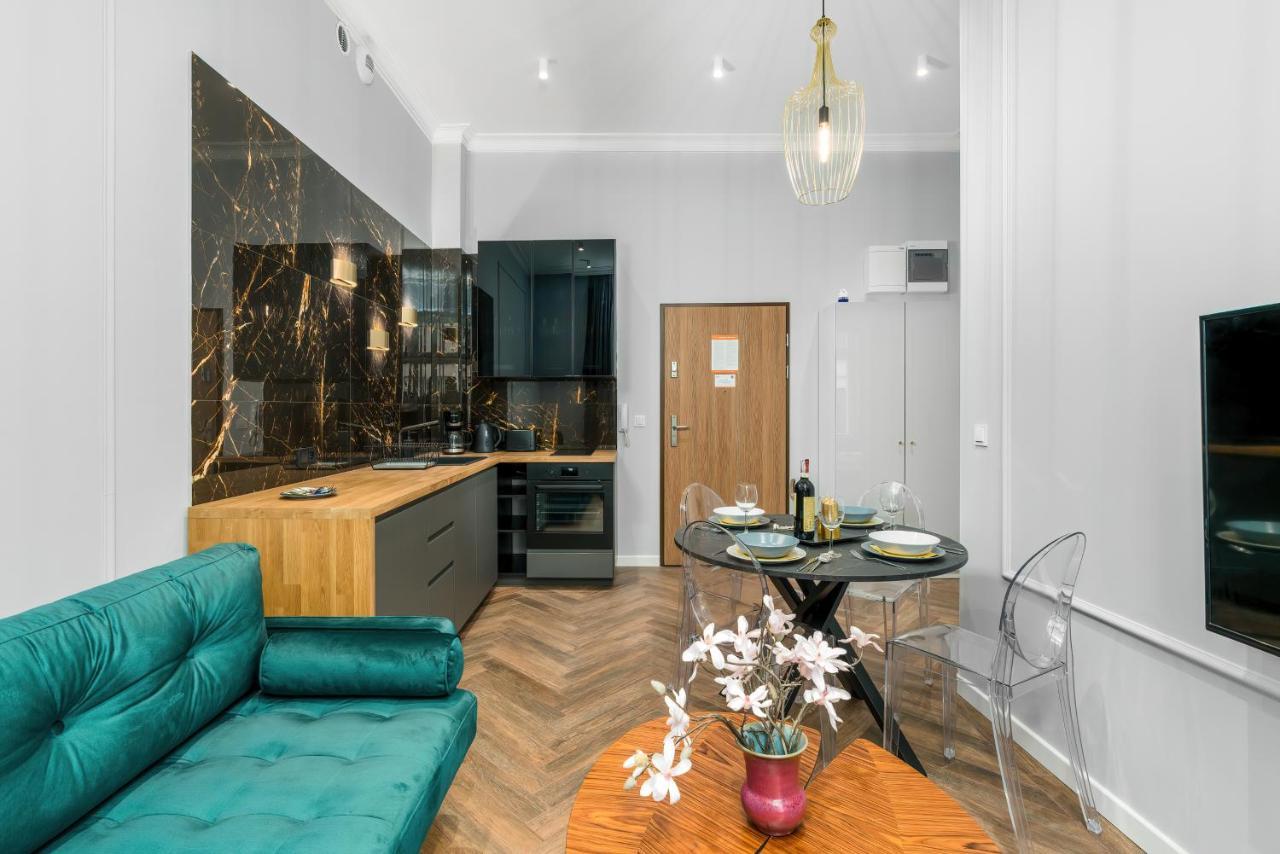 Central Apartments Garbary By Noclegi Renters Poznań Exteriör bild