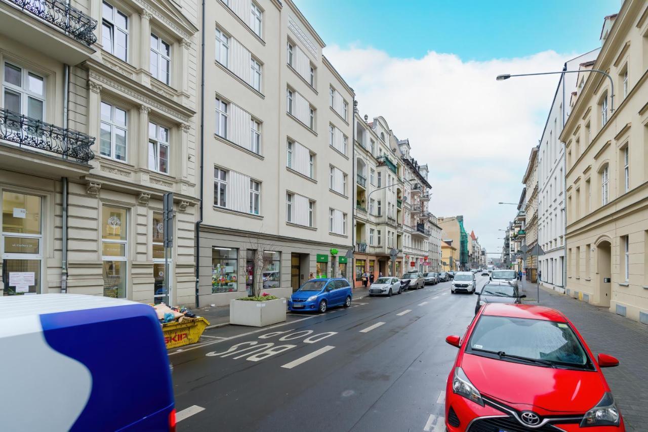 Central Apartments Garbary By Noclegi Renters Poznań Exteriör bild