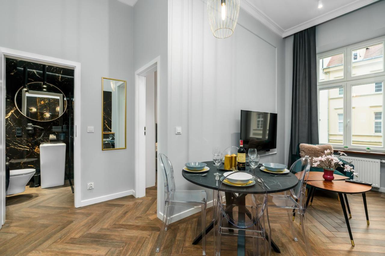 Central Apartments Garbary By Noclegi Renters Poznań Exteriör bild